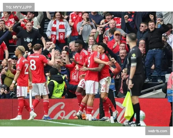 从地狱到天堂：补时连入两球，阿斯顿维拉3-2热刺紧追前四